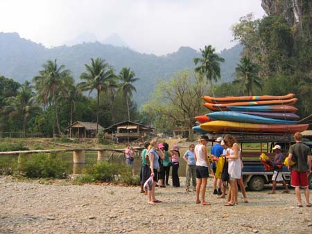 kayaktour1_vang_vieng