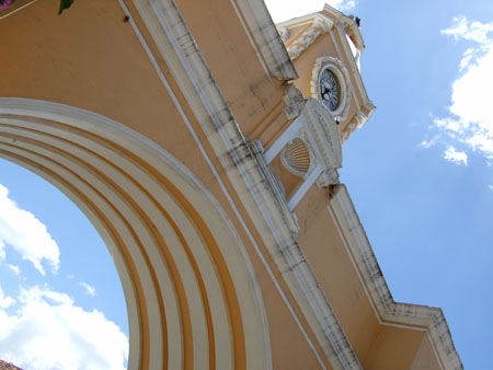 arco_de_santacatalina2_antigua_guat.jpg