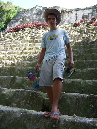 mayapyramide04_flores_tikal_guat