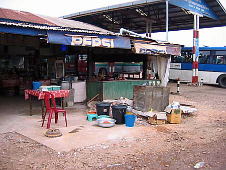 restaurant_busbahnhof_savannakhet_weg_nach_hue